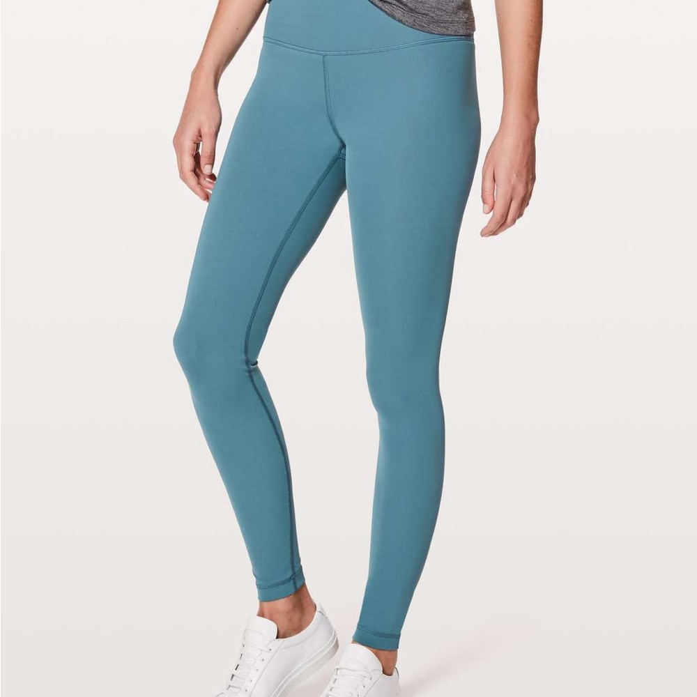 Lululemon Wunder Under Hi-Rise Tight 28"
Persian Blue $98 Retail